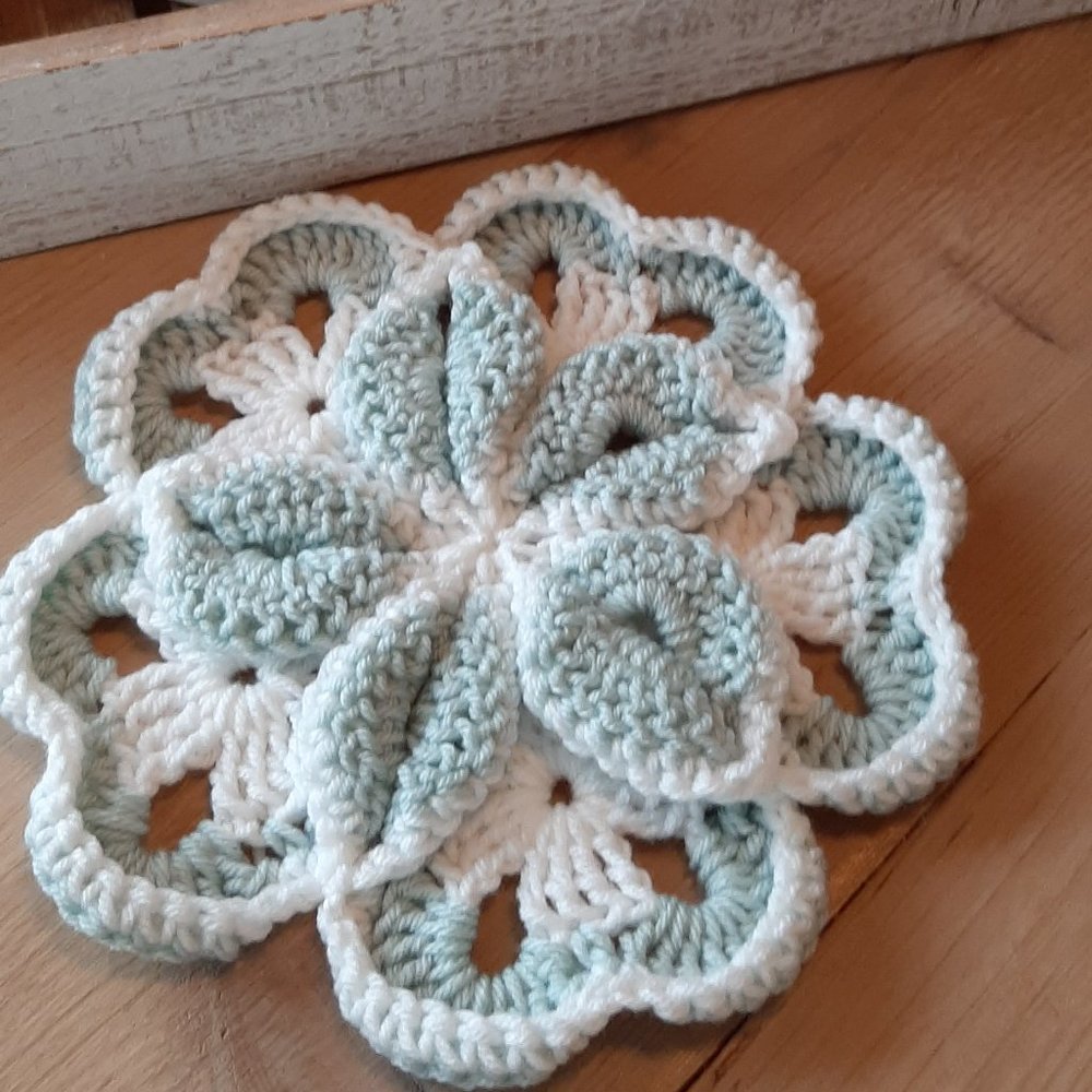 green starburst flower  crochet hotpad